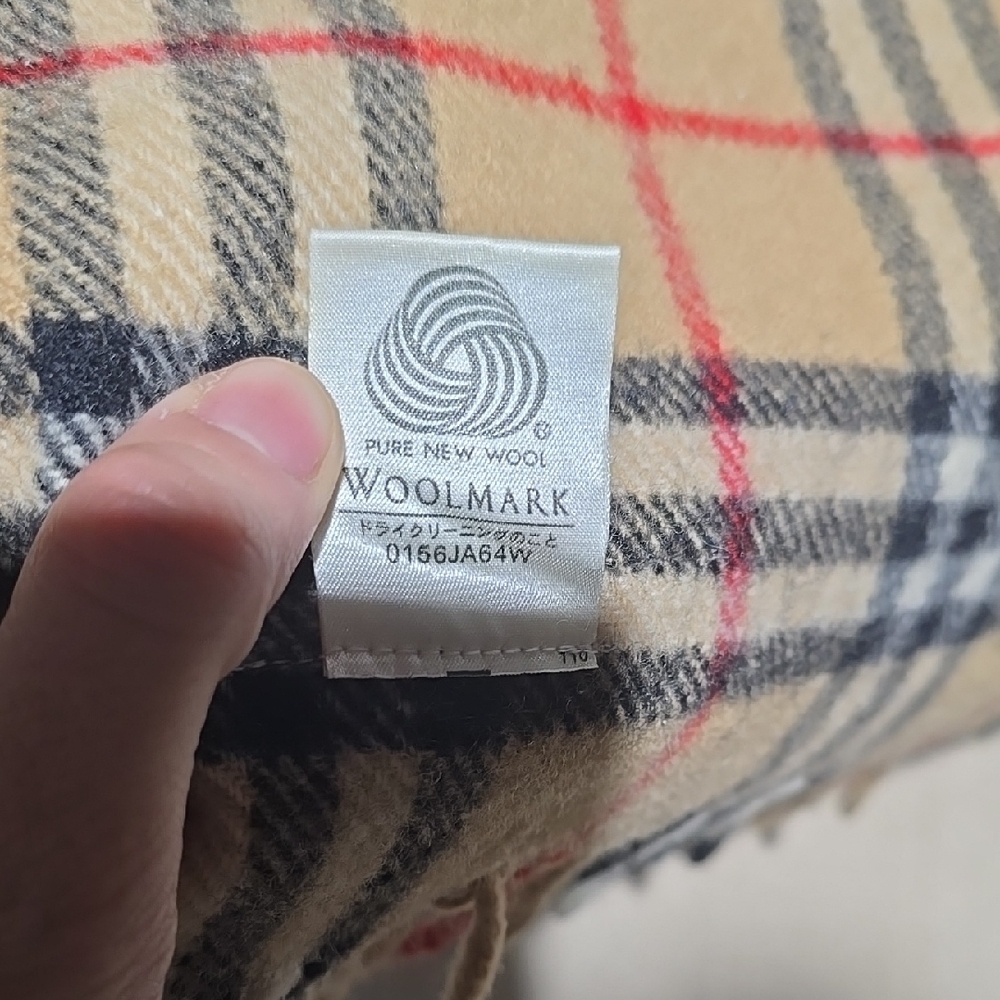 Burberry Beige Checkered Scarf - Picture 2 of 8